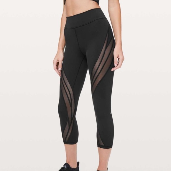 Lululemon Never Still Crop - Picture 1 of 6